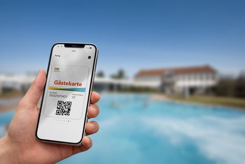Mockup Schwimmbad Grafschafter Gästekarte