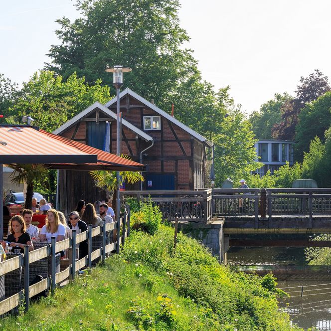 Terrasse des Café Extrablatt an der Vechte in Nordhorn