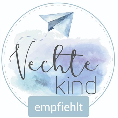 Zu sehen ist das Logo vom Blog "Vechtekind". Der Name steht auf einem leichten Verlauf in einem Kreis, darüber fliegt ein Papierflieger.