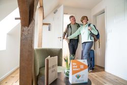 Zwei Best Ager im Blekkers BnB in Uelsen